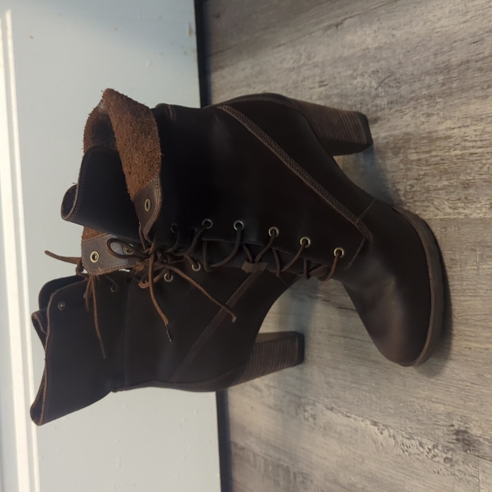 Timberland Boots - Picture 5 of 9